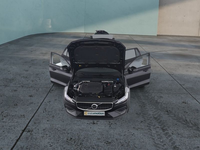 Gebraucht Volvo V60 CC Plus 197 PS (144 kW) 2023 Schwarz Kombi
