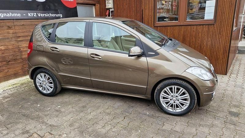 Gebraucht Mercedes A170 Elegance 116 PS (85 kW) 2009 Braun Limousine