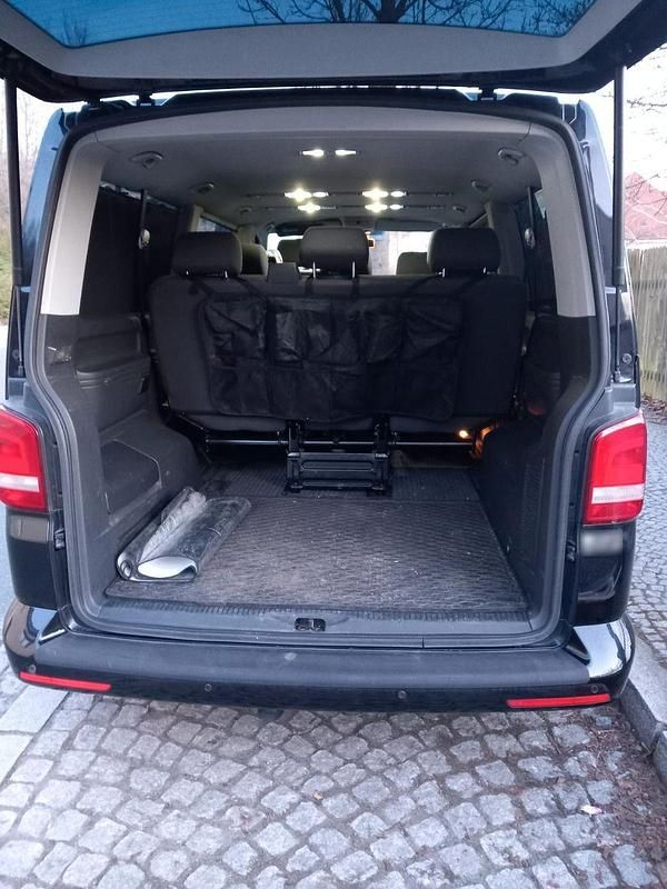 Second-hand VW T5 179 CP (131 kW) 2013 Negru Van