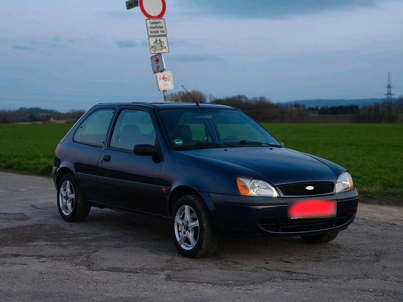 Gebraucht Ford Fiesta 60 PS (44 kW) 2001 Blau Kleinwagen