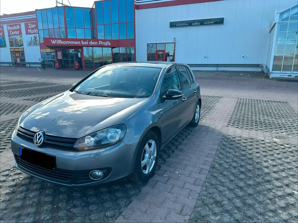 Second-hand VW Golf VII Match 105 CP (77 kW) 2012 Gri Hatchback