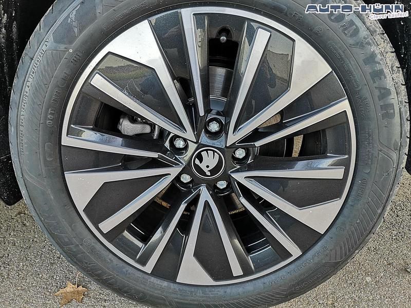 Neu Skoda Superb Selection 220 PS (161 kW) 2025 Graphitgrau metallic Kombi