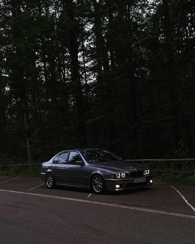 Grau Gebraucht 1996 BMW 523 M Sport Limousine | 2.950 € (Guter Preis) - Bild 1/4