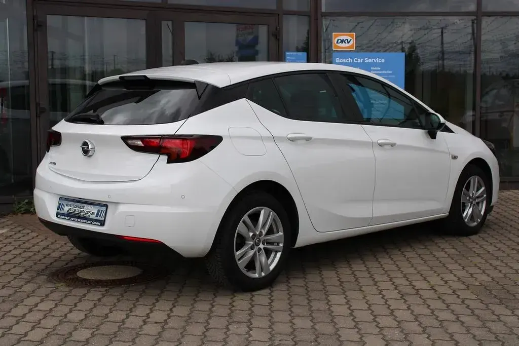 Gebraucht Opel Astra Edition 145 PS (106 kW) 2021 Weiß Limousine