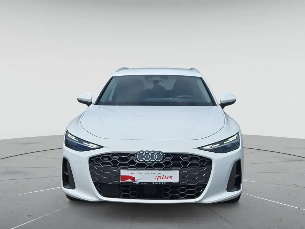 Gebraucht Audi A6 Ambiente 204 PS (150 kW) 2025 Arkonaweiß Kombi