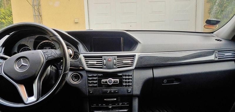 Gebraucht Mercedes E220 Elegance 170 PS (125 kW) 2013 Grau Kombi