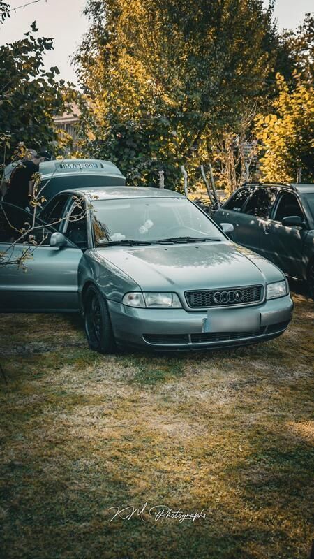 Grau Gebraucht 1997 Audi A4 Limousine | 1.300 € (Fairer Preis) - Bild 1/4