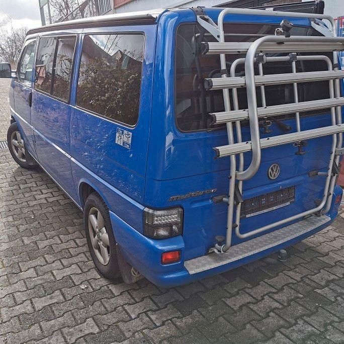 Usado VW Multivan 151 HP (111 kW) 2002 Azul Monovolume