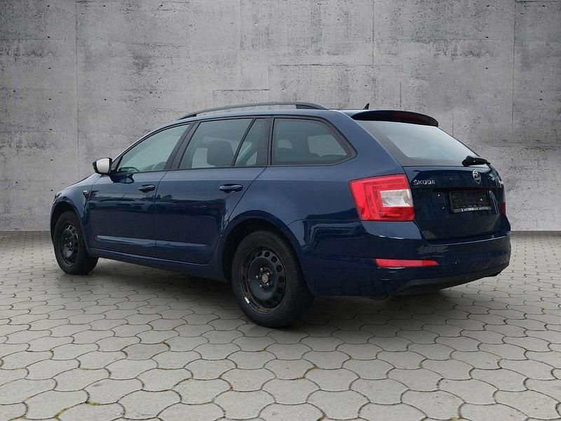 Gebraucht Skoda Octavia Joy 150 PS (110 kW) 2016 Blau Kleinwagen