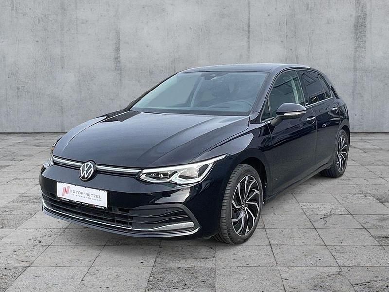 Gebraucht VW Golf VIII Move 150 PS (110 kW) 2023 Deep black perleffekt Limousine
