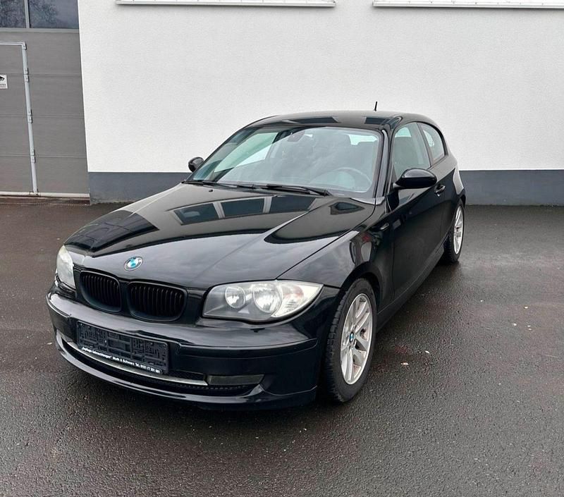 Schwarz Gebraucht 2009 BMW 116 Kleinwagen | 3.400 € - Bild 1/2