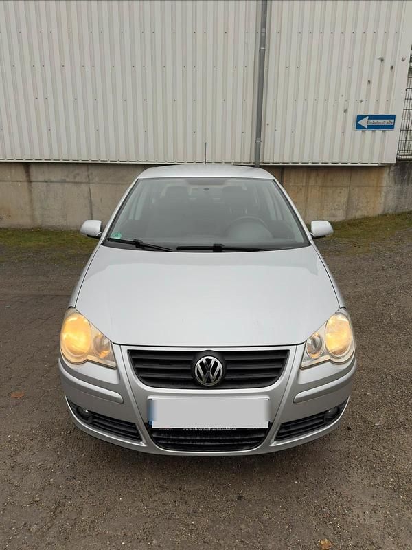 Grau Gebraucht 2009 VW Polo Kleinwagen | 3.800 € (Fairer Preis) - Bild 1/4