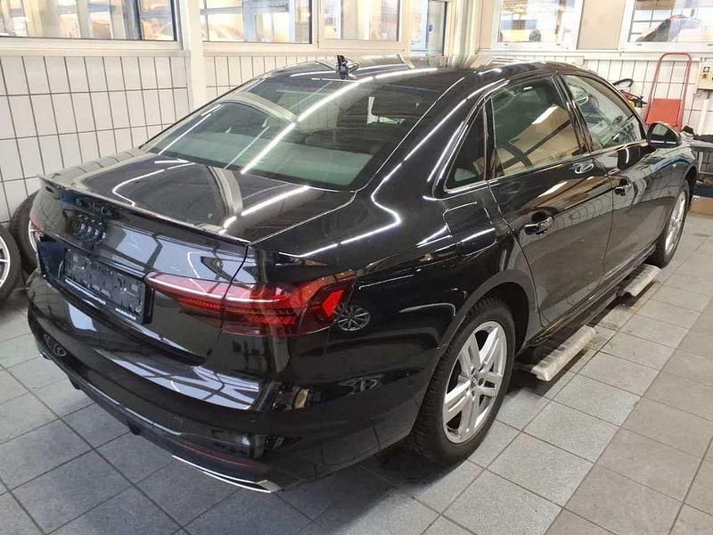 Gebraucht Audi A4 Competition 204 PS (150 kW) 2022 Mythosschwarz metallic Kombi