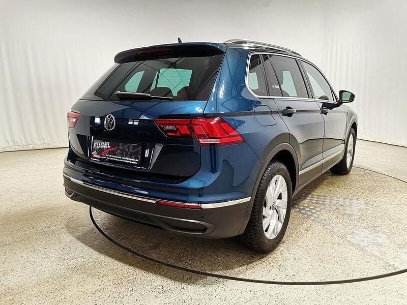 Gebraucht VW Tiguan Move 150 PS (110 kW) 2023 Nightshade blue metallic SUV