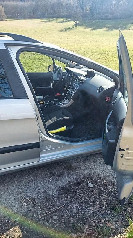 Gebraucht Peugeot 308 SW 111 PS (81 kW) 2012 Silber Kombi