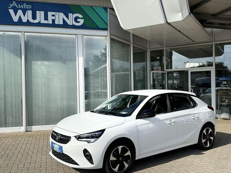 Jade weiss/arktis weiss Gebraucht 2022 Opel Corsa Elegance Limousine | 16.890 € (Fairer Preis) - Bild 1/4