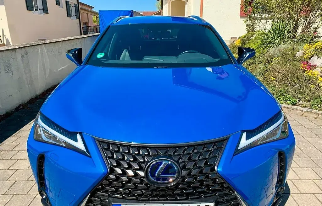 Second-hand Lexus UX 184 CP (135 kW) 2020 Albastru SUV