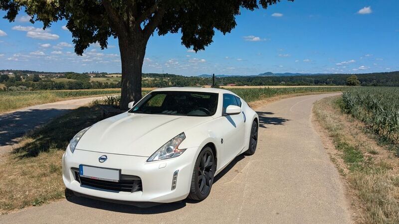 Weiß Gebraucht 2014 Nissan 370Z Coupé | 34.500 € - Bild 1/4