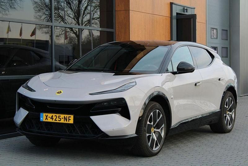 Używany Lotus Eletre 450 kW (612 KM) 2023 Szary SUV