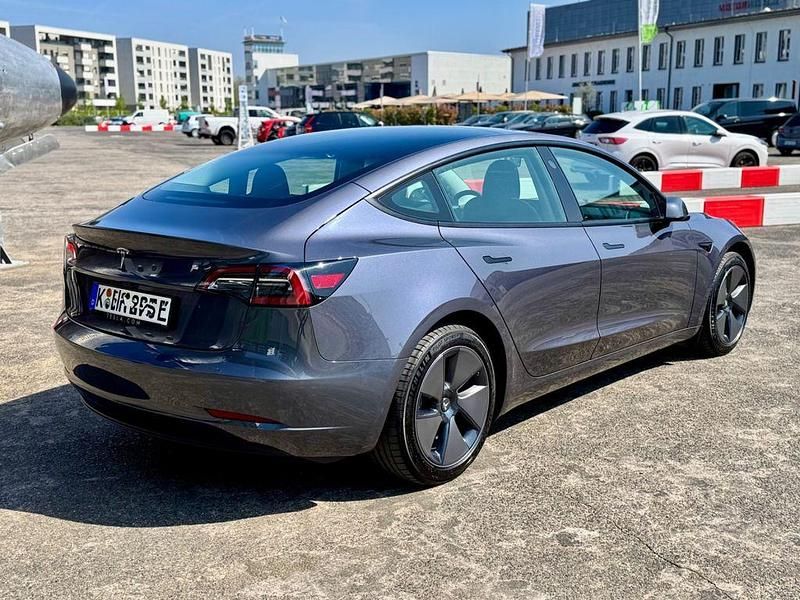 Gebraucht Tesla Model 3 RWD 239 kW (325 PS) 2022 Grau Limousine