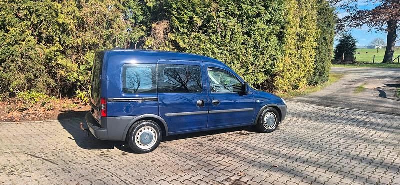 Gebraucht Opel Combo 90 PS (66 kW) 2004 Blau Van / Kleinbus