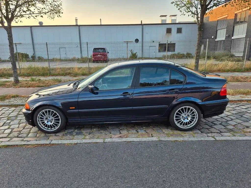 Gebraucht BMW 318 118 PS (86 kW) 2000 Blau Limousine