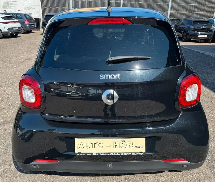 Gebraucht Smart ForFour Basis 90 PS (66 kW) 2018 Schwarz Kleinwagen