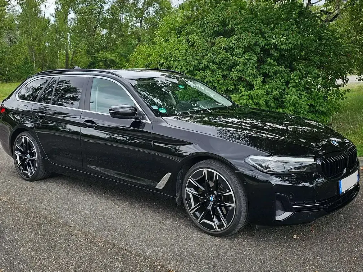 Gebraucht BMW 520 190 PS (139 kW) 2021 Schwarz Kombi