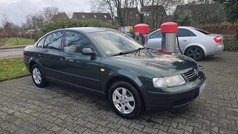 Gebraucht VW Passat Basis 110 PS (80 kW) 1998 Grün Limousine