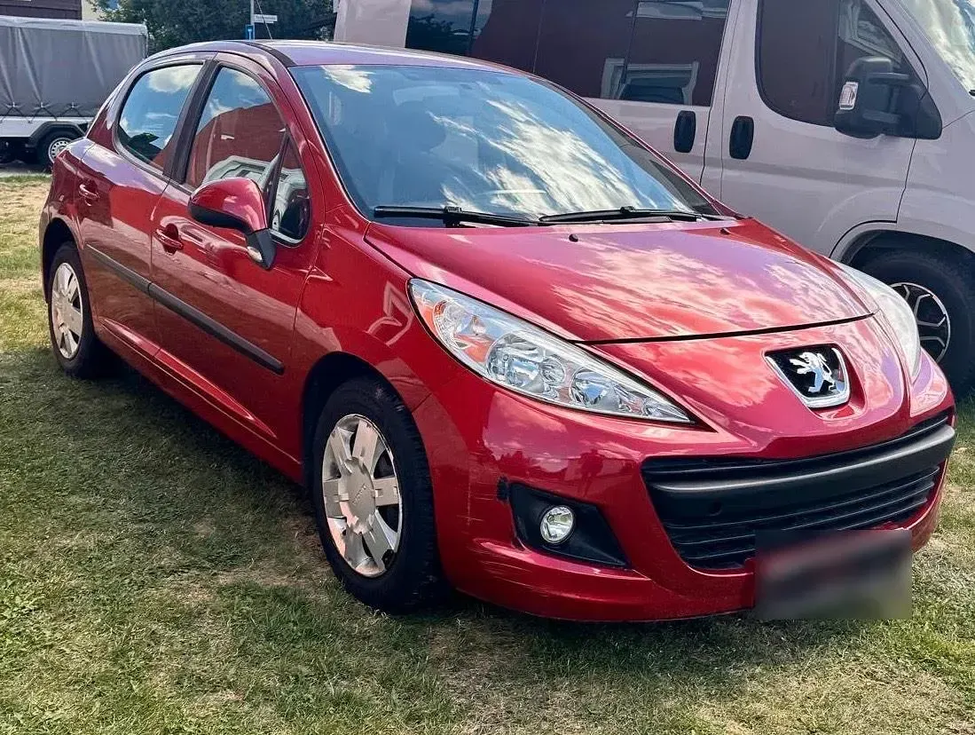 Gebraucht Peugeot 207 90 PS (66 kW) 2009 Rot Kleinwagen