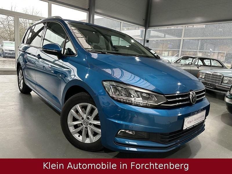 Gebraucht VW Touran Comfortline 150 PS (110 kW) 2019 Blau Van / Kleinbus