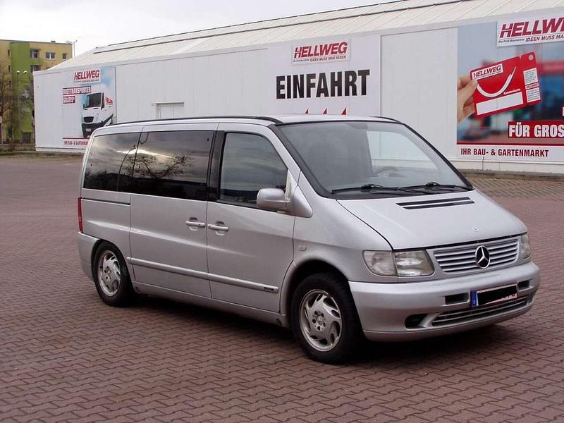 Silber Gebraucht 1999 Mercedes V220 Van / Kleinbus | 8.400 € (Teuer) - Bild 1/4