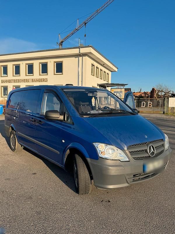 Blau Gebraucht 2010 Mercedes Vito Van / Kleinbus | 12.000 € (Teuer) - Bild 1/4