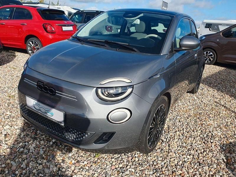 Grau Gebraucht 2023 Fiat 500e Kleinwagen | 20.700 € (Guter Preis) - Bild 1/4