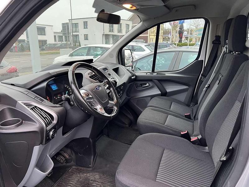 Gebraucht Ford Transit Custom Trend 131 PS (96 kW) 2018 Polarsilber metallic Van / Kleinbus