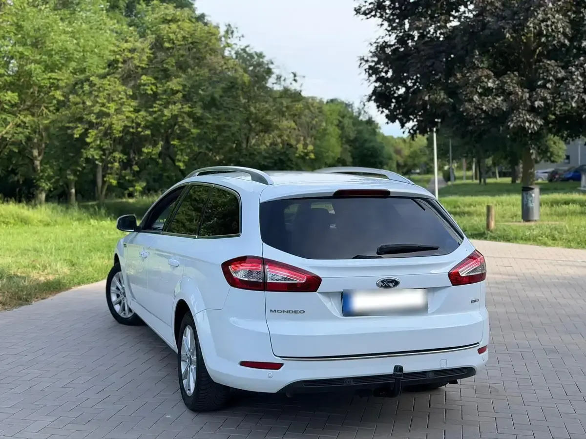 Gebraucht Ford Mondeo 140 PS (102 kW) 2010 Weiß Kombi