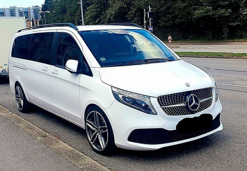 Weiß Gebraucht 2016 Mercedes V250 Avantgarde Van / Kleinbus | 26.800 € - Bild 1/4