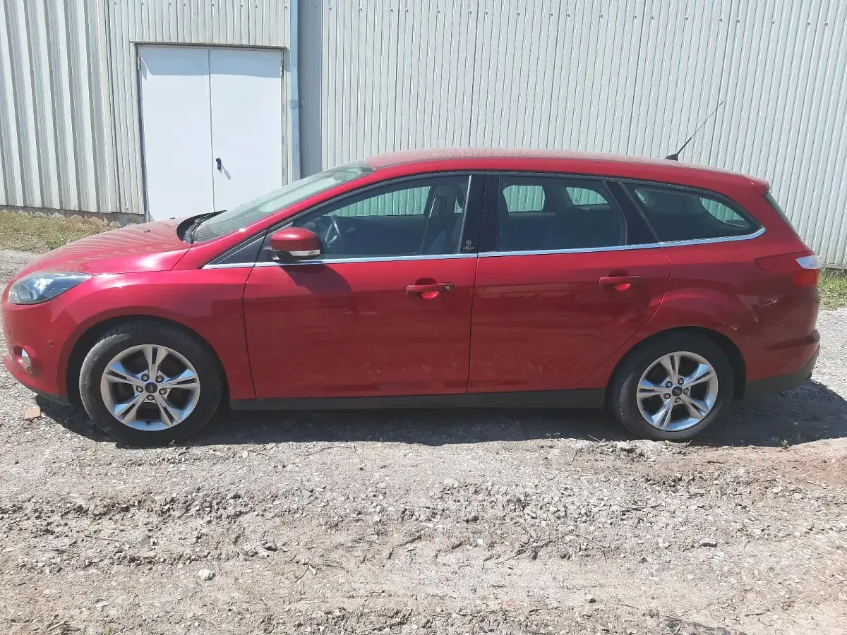 Brugt Ford Focus 125 HK (91 kW) 2012 Rød Stationcar