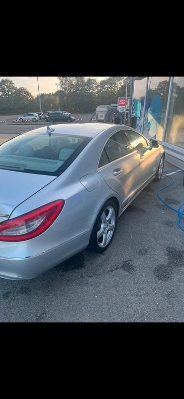 Gebraucht Mercedes CLS350 306 PS (225 kW) 2012 Silber Limousine