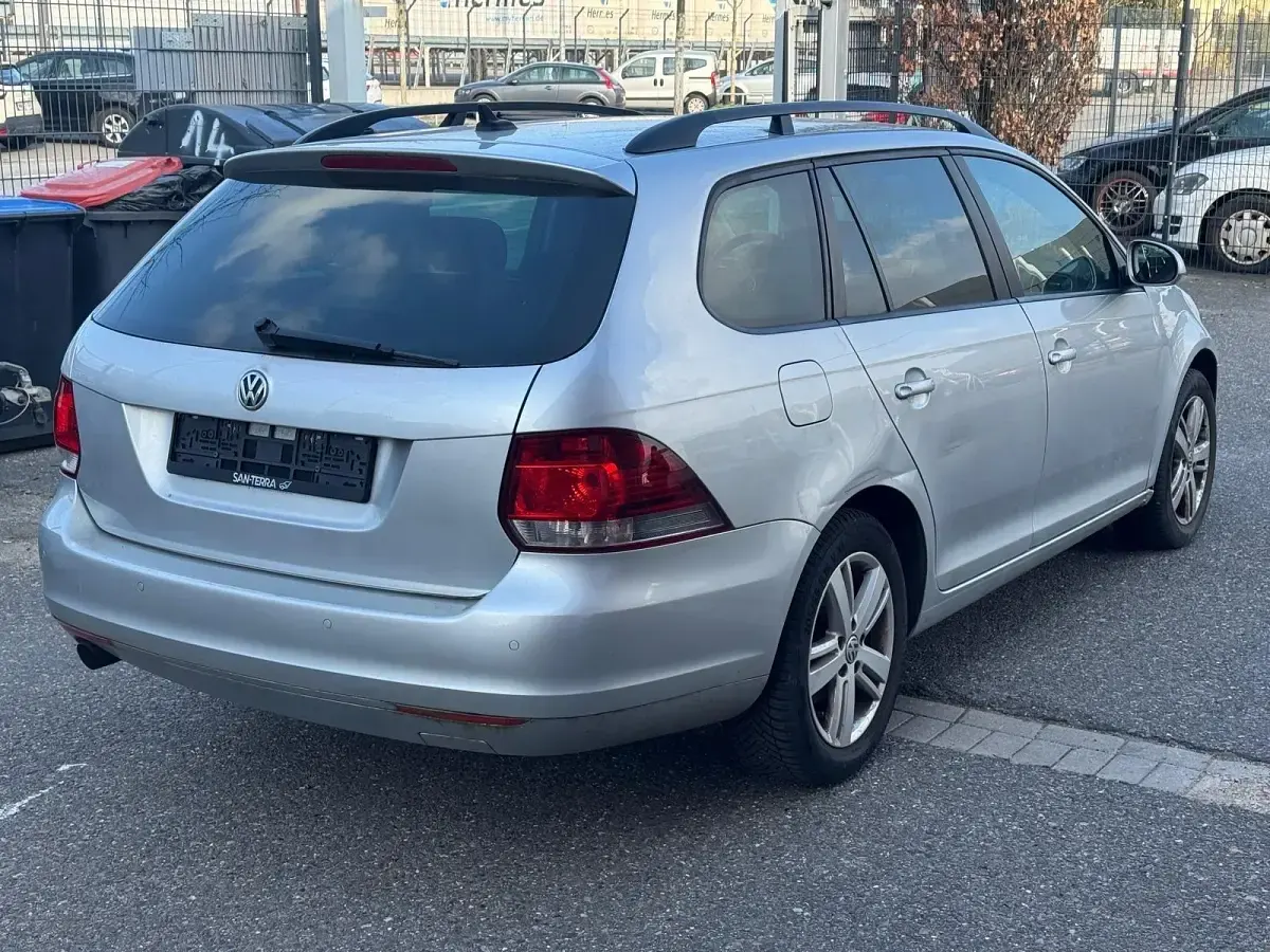 Używany VW Golf VII 105 KM (77 kW) 2013 Srebrny Kombi