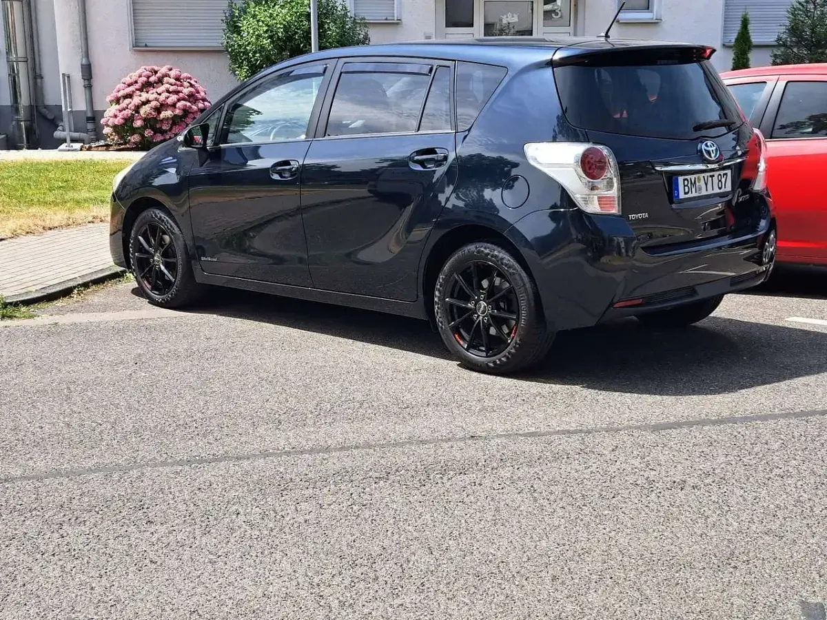 Gebraucht Toyota Verso Comfort 147 PS (108 kW) 2013 Schwarz Van / Kleinbus