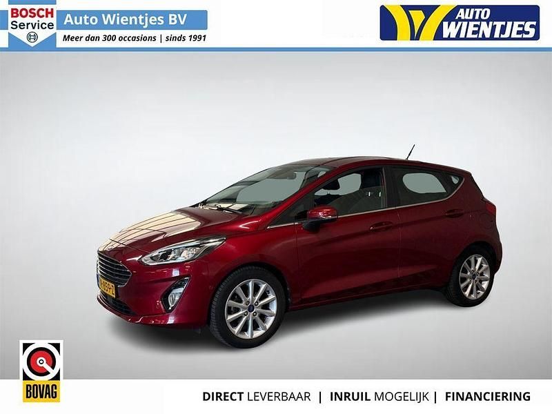 Gebraucht Ford Fiesta Titanium 101 PS (74 kW) 2017 Rot Limousine