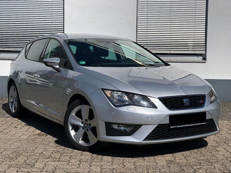 Silber Gebraucht 2015 Seat Leon FR Limousine | 13.990 € (Fairer Preis) - Bild 1/4