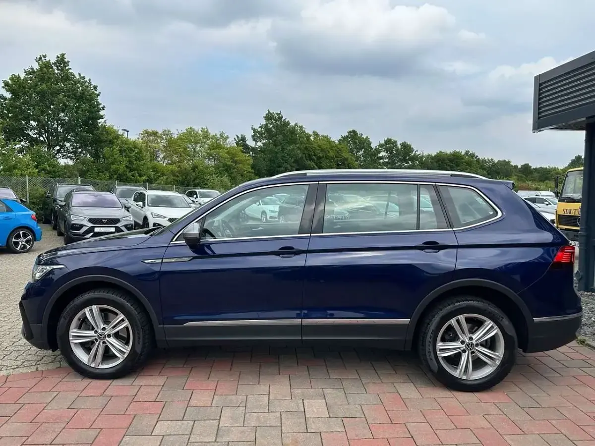 Gebraucht VW Tiguan Allspace Elegance 200 PS (147 kW) 2023 Blau SUV