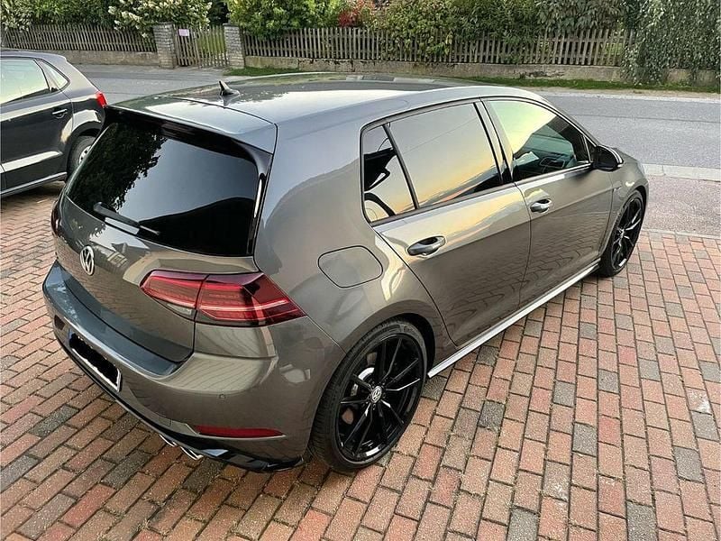 Gebraucht VW Golf VII R 300 PS (220 kW) 2019 Grau Limousine