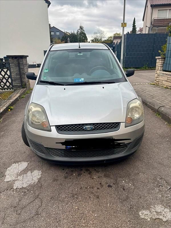 Gebraucht Ford Fiesta 80 PS (58 kW) 2006 Silber Kleinwagen
