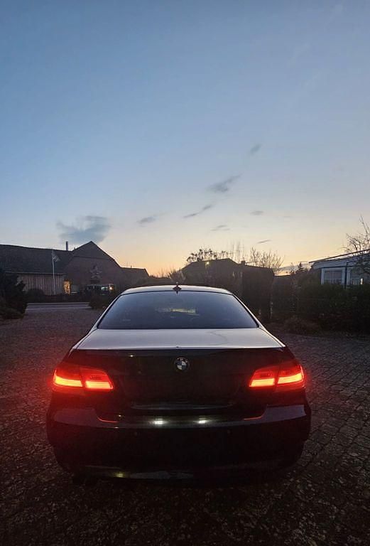 Gebraucht BMW 325 Shadowline 218 PS (160 kW) 2007 Schwarz Coupé