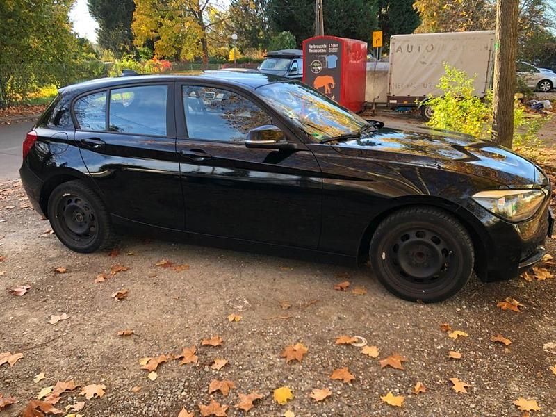Gebraucht BMW 116 136 PS (100 kW) 2012 Schwarz Kleinwagen
