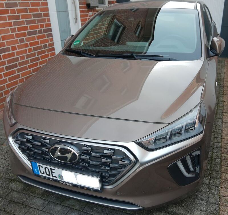 Braun Gebraucht 2020 Hyundai Ioniq Prime Limousine | 19.490 € (Etwas zu teuer) - Bild 1/4