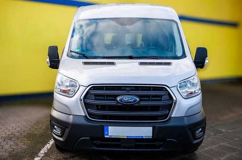 Używany Ford Transit Trend 131 KM (96 kW) 2022 Srebrny Kombi